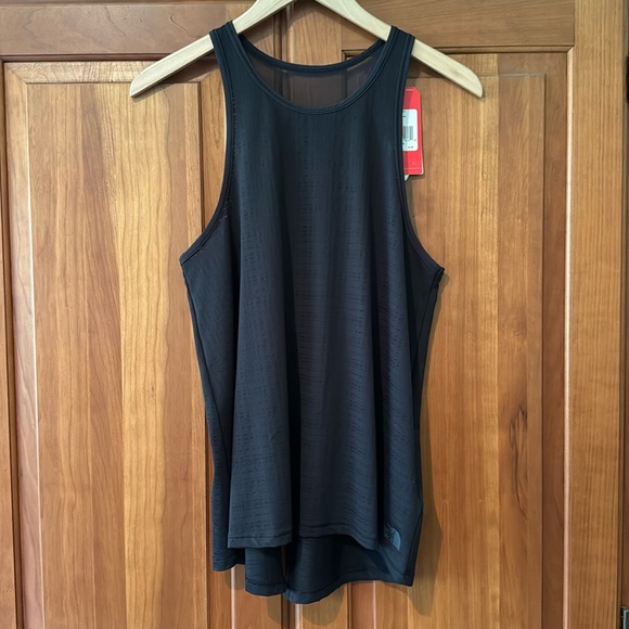 TNF Dayology Tank - Picture 2 of 7